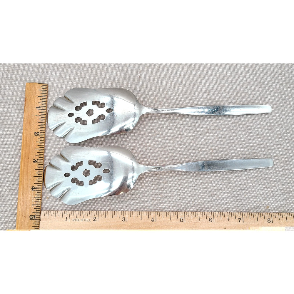 Oneida Deluxe SPANISH MOOD Stainless Steel 8.5” Set of 2 Pastry Servers - Picture 5 of 6